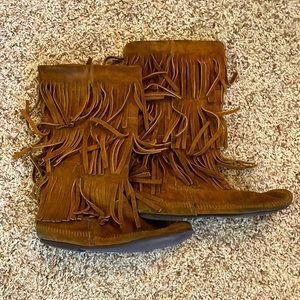 Women's Minnetonka Brown Suede 3-Layer Fringe Boot Size 7